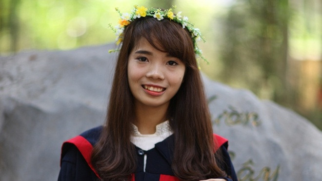 Thủ khoa ĐH Sư phạm Hà Nội 2 từng được vinh danh: 'Giờ tôi ở nhà bán hoa quả thuê, phụ mẹ nuôi lợn' Ảnh 2