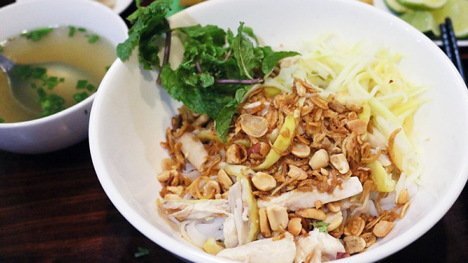 Đổi vị với món phở trộn nổi tiếng ở Thủ đô tại Sài Gòn Ảnh 2