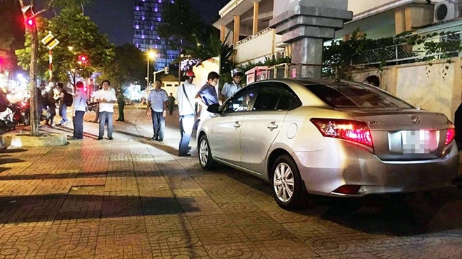 Đậu ô tô mua bánh cho con, tài xế bị phạt 700.000 đồng vẫn ủng hộ ông Đoàn Ngọc Hải Ảnh 2