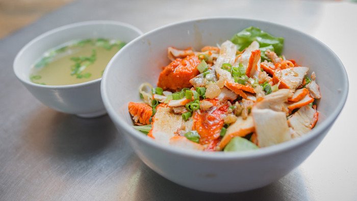 Tiệm mì 70 năm của người Hoa giữa lòng Sài Gòn Ảnh 2