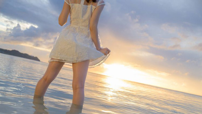 Hết cà phê bikini lại đến cà phê… ngắm đùi Ảnh 2