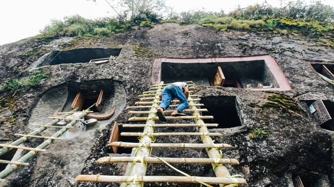 Ngôi làng ba năm lại đào mộ và trang điểm cho người chết một lần Ảnh 2