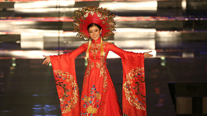 Lấy lại phong độ, Huyền My dẫn đầu bình chọn tại Miss Grand International 2017 Ảnh 2