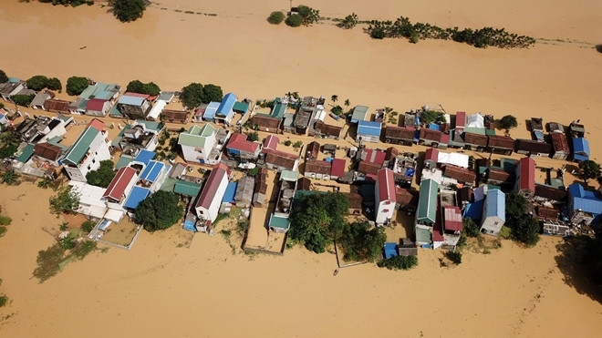 Bão số 11 đổi hướng, từ Vịnh Bắc Bộ tiến vào miền Trung Ảnh 2