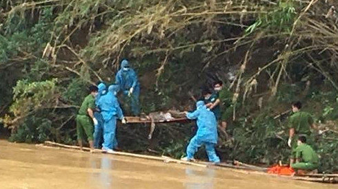 Phát hiện thi thể đang phân hủy giống chiến sĩ biên phòng bị lũ cuốn ở Thanh Hóa Ảnh 2