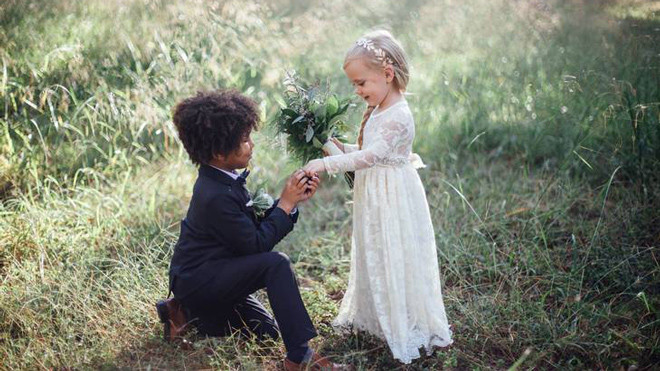 'Bộ ảnh cưới' đáng yêu cặp đôi nhí: Người khen hết lời kẻ phản đối gay gắt Ảnh 2