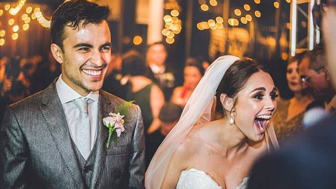 'Kẻ thứ 3' ngang nhiên phá bĩnh đám cưới: Cô dâu chú rể không đuổi đi mà còn làm điều này Ảnh 2