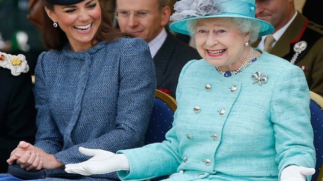 Bất ngờ với bữa điểm tâm đựng trong hộp nhựa của Nữ hoàng Anh Ảnh 2