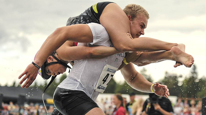 Vui nhộn: Cuộc thi cõng vợ kỳ thú tại Mỹ Ảnh 2