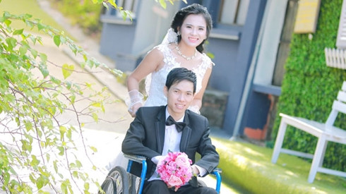 Cô dâu xinh đẹp đẩy xe lăn cho chồng trong đám cưới ở Bắc Giang Ảnh 2