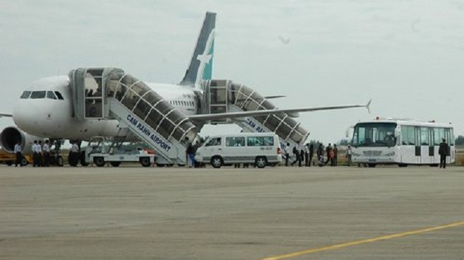 Chó 'xâm nhập' đường băng làm trễ chuyến bay tại Cam Ranh Ảnh 2