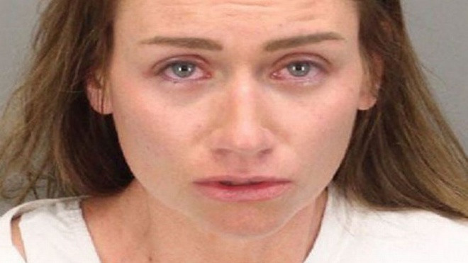 Sốc: Cô giáo quan hệ bất chính với học sinh, bị phát hiện qua video trên Snapchat Ảnh 2