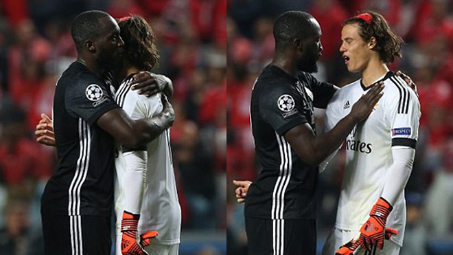 Lukaku ôm an ủi thủ môn 'hot boy' của Benfica Ảnh 2