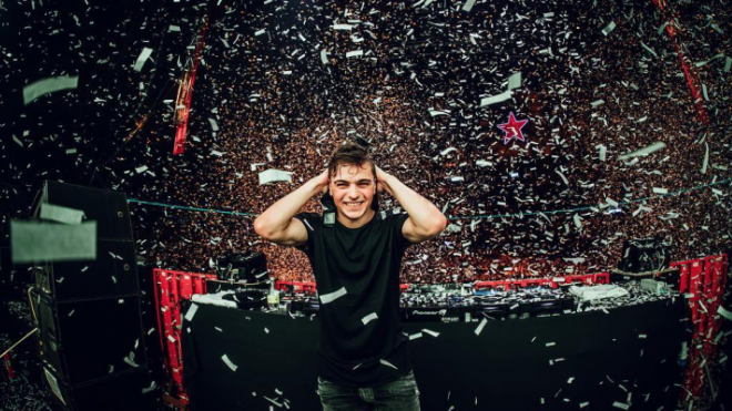 Còn đúng 24 giờ để biết Martin Garrix có tiếp tục giữ 'ngôi vị' DJ số 1 thế giới? Ảnh 2