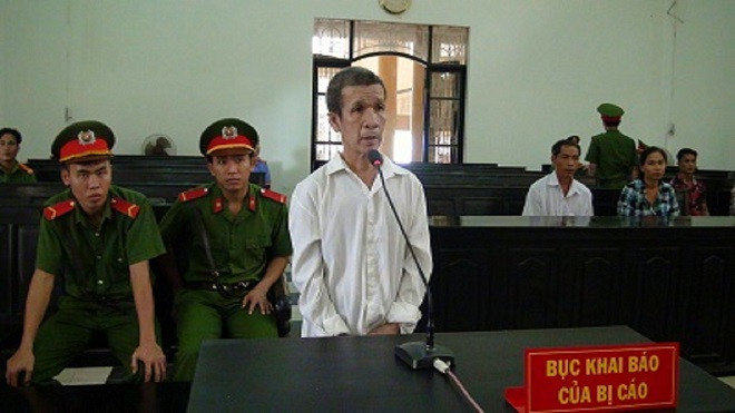 Chân dung hung thủ dùng kéo đâm chết bạn nhậu sau 2 lần bị chê ở bẩn: 'Người đàn ông lập dị nhưng hiền lành, nhút nhát' Ảnh 2