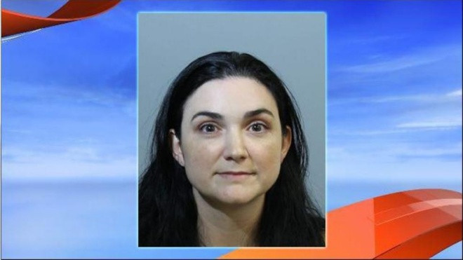 Cô giáo Mỹ bị bắt vì 'quan hệ' với nữ sinh 15 tuổi Ảnh 2