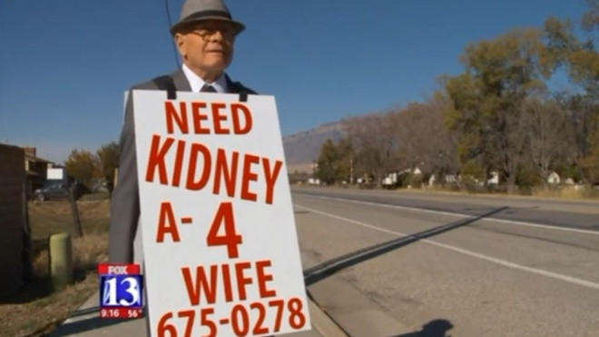 Cảm động cụ ông đeo biển lang thang khắp nơi xin thận cứu vợ Ảnh 2