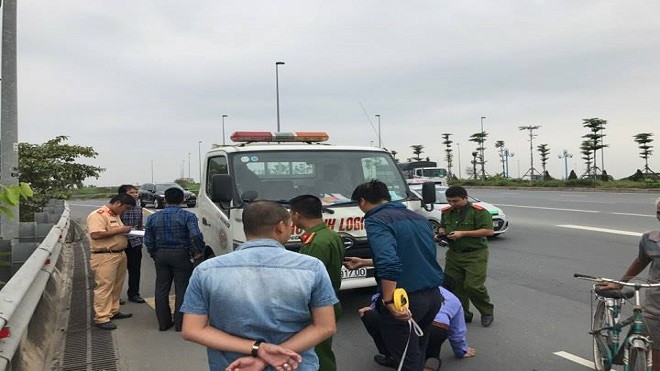 Xe cứu hộ lao lên vỉa hè tông 2 phụ nữ tử vong, 1 người bị thương nặng Ảnh 2