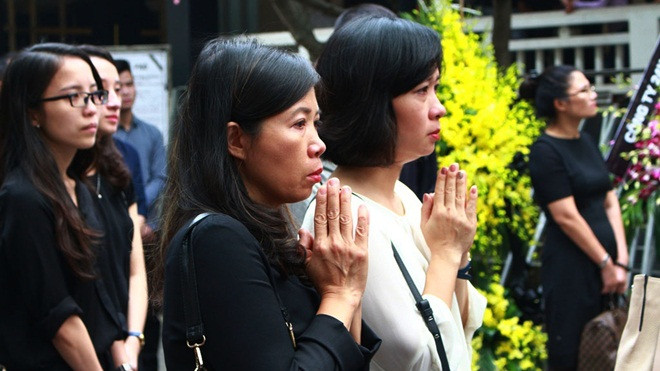 Người thân, bạn bè startup Việt bật khóc trong đám tang ông Nguyễn Hồng Trường Ảnh 2