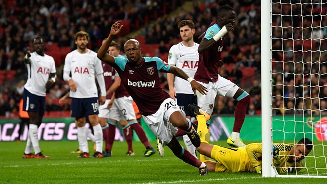 Sốc: Fan Tottenham tiểu vào chai nước rồi ném sang CĐV đối phương Ảnh 2