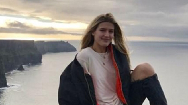 'Trượt' giải WTA Finals, kiều nữ Eugenie Bouchard về quê thăm họ hàng Ảnh 2