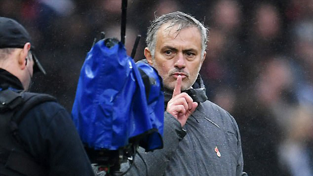 Mourinho lý giải về màn ăn mừng đặc biệt ở trận thắng Tottenham Ảnh 2