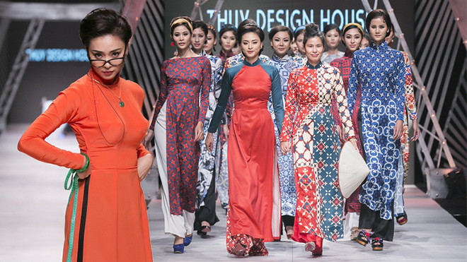 Ngô Thanh Vân hóa 'Cô Ba Sài Gòn' đăm chiêu, khó tính catwalk trên sàn diễn thu đông 2017 Ảnh 2