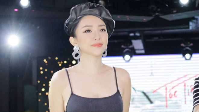 Tóc Tiên lo lắng trước những dấu hiệu cơn bão số 12 đổ bộ đêm Bán kết Hoa hậu Hoàn vũ 2017 Ảnh 2