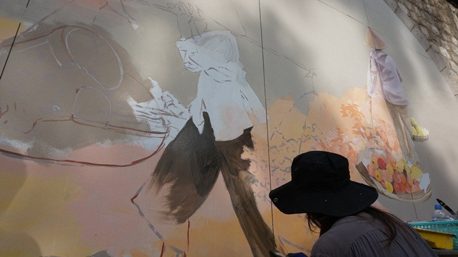 Phố bích họa ở Hà Nội do nghệ sĩ Hàn Quốc vẽ trên cổng vòm trăm tuổi Ảnh 2