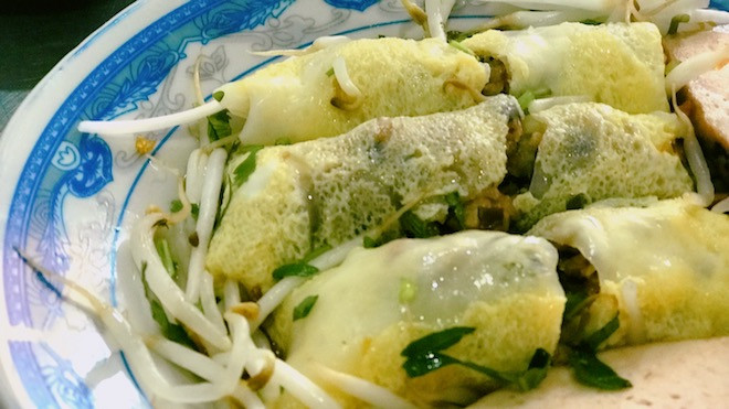 Bánh cuốn trứng nổi tiếng khu Vạn Kiếp không thể bỏ lỡ Ảnh 2