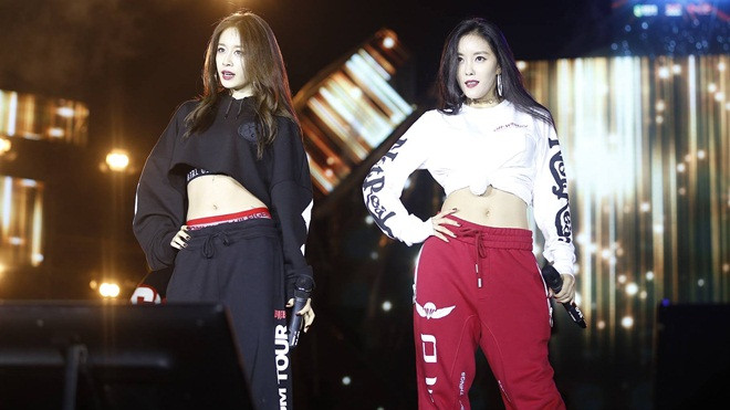 Jiyeon và Hyomin khoe eo con kiến, cover cực ngầu hit CL (2NE1) tặng fan Việt Ảnh 2