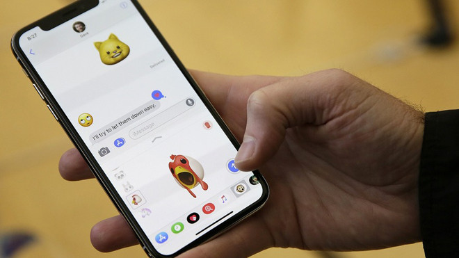 Nhiều người bỏ cả đống tiền mua iPhone X chỉ để làm trò 'cute' này Ảnh 2