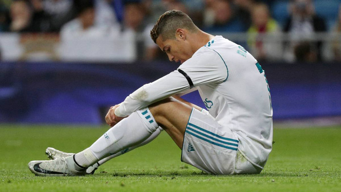 Ức chế vì tịt ngòi, Ronaldo mặt lạnh 'như tiền' khi Isco ghi bàn Ảnh 2