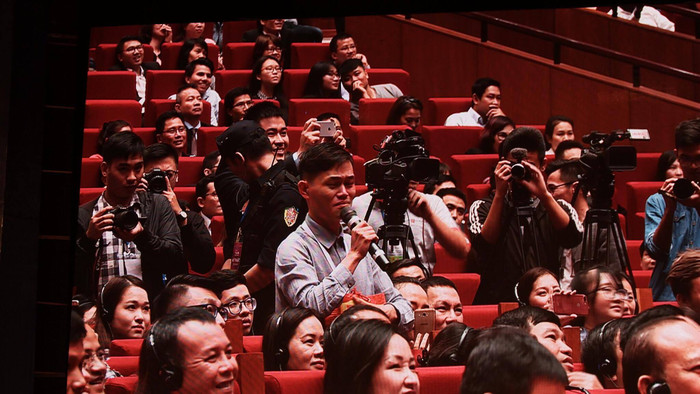 Quá hâm mộ vị tỷ phú giàu thứ 2 Trung Quốc, chàng trai xúc động hô vang 'I love Jack Ma' giữa hội trường lớn Ảnh 2