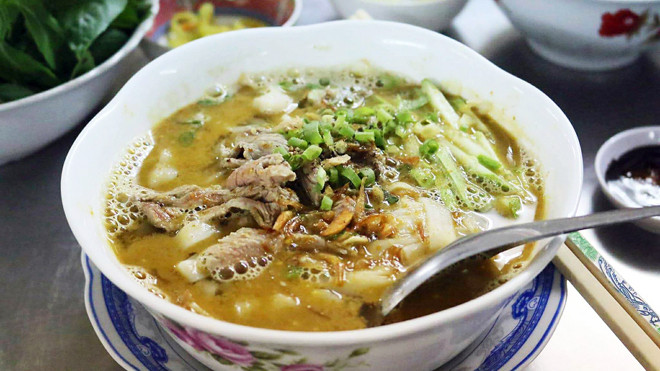 Đổi vị với món hủ tiếu sa tế bò tái ngay tại trung tâm quận 1, TP.HCM Ảnh 2