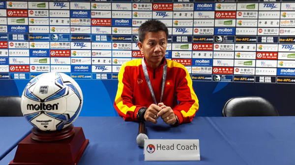 HLV Hoàng Anh Tuấn: Chỉ hài lòng với 3 điểm còn cầu thủ thì không Ảnh 2