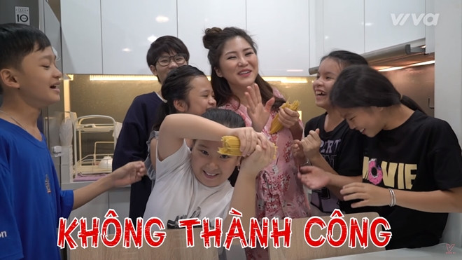 'Cô giáo' Hương Tràm bị 'cháy giáo án' khi đang mải mê dạy học trò The Voice Kids Ảnh 2