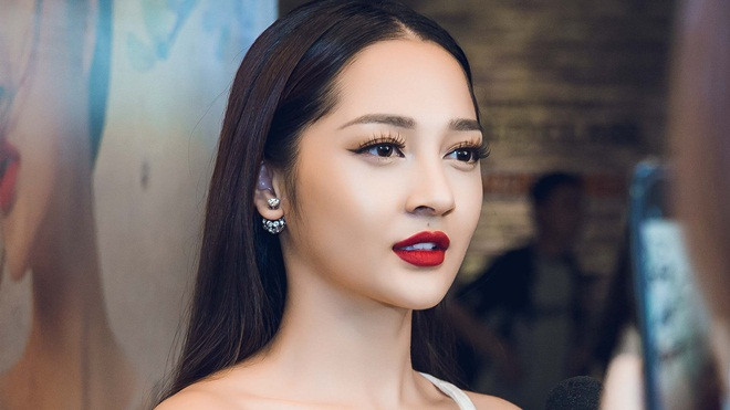 Bảo Anh nói về Hương Tràm: 'Cờ tới tay ai thì người đó phất' Ảnh 2