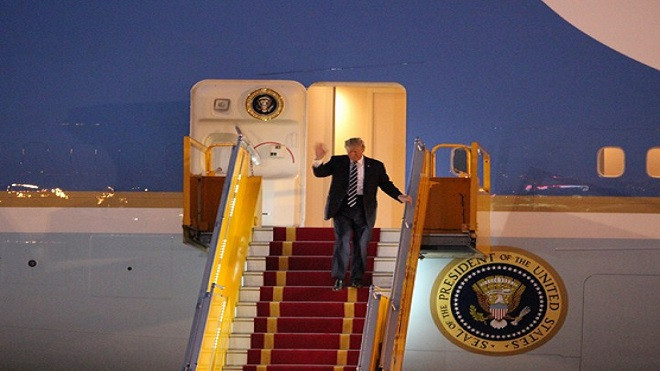 Tổng thống Donald Trump đã tới Hà Nội, người dân háo hức đón chờ Ảnh 2