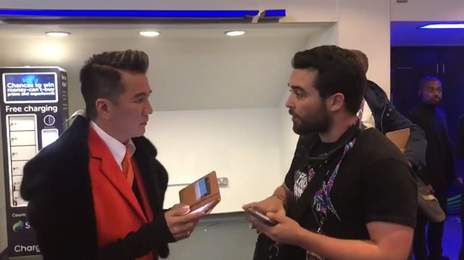 Tới phút chót, Đàm Vĩnh Hưng không thể xuất hiện trên thảm đỏ MTV EMAs vì sự cố Ảnh 2