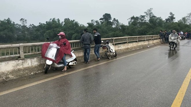 Tìm thấy thi thể thầy giáo nhảy sông Ngàn Sâu tự tử Ảnh 2