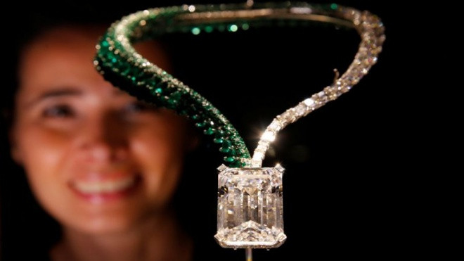 Kỷ lục: Viên kim cương khổng lồ được bán đấu giá 34 triệu USD Ảnh 2