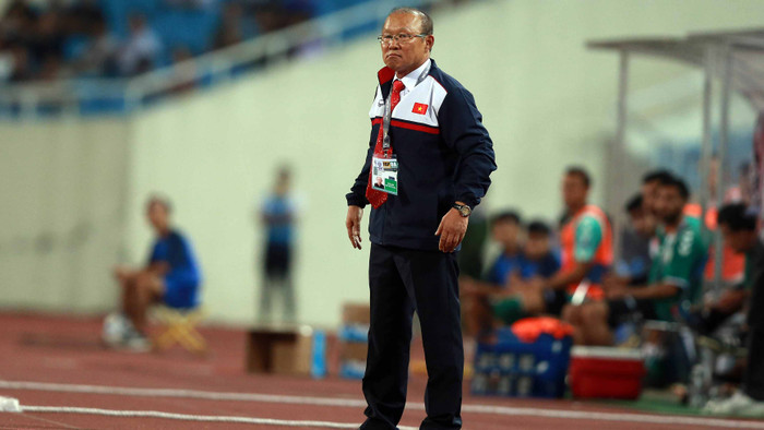 HLV Park Hang Seo ra mắt: Fan Việt kẻ than chán, người bảo cứ vui đi! Ảnh 2