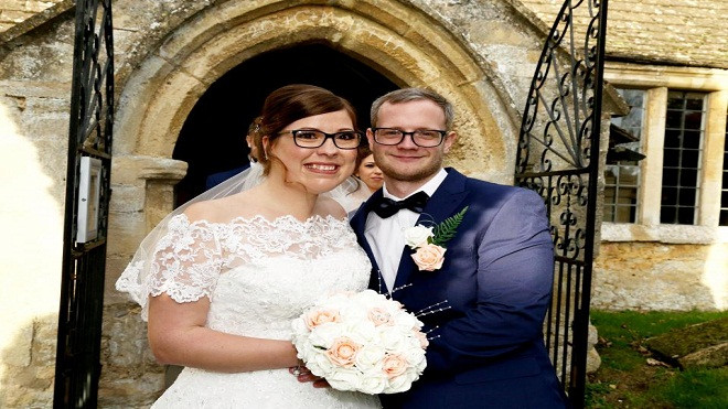 Suốt 14 năm mang khuôn mặt dị dạng, hạnh phúc như mơ cuối cùng cũng mỉm cười với cô gái trẻ Ảnh 2