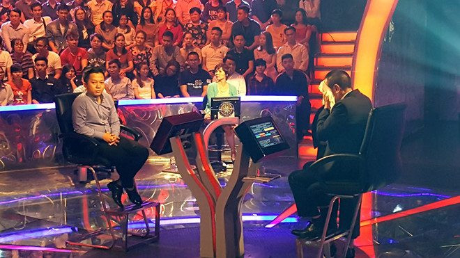 Clip: Khoảnh khắc nhà báo Lại Văn Sâm xúc động chia tay chương trình 'Ai là triệu phú' Ảnh 2