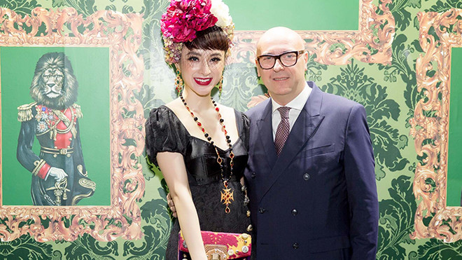 Angela Phương Trinh diện cây hàng hiệu hội ngộ NTK Dolce tại Việt Nam Ảnh 2