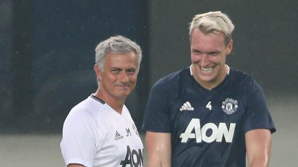 Thương trò cưng chấn thương vẫn phải 'cày', Mourinho không ngại 'đá đểu' FA Ảnh 2