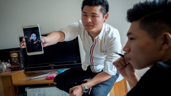 30 năm xuân xanh vẫn 'chưa mảnh tình vắt vai', đàn ông Trung Quốc tìm chiêu độc thoát ế Ảnh 2