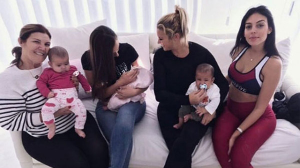 Bạn gái Ronaldo tung ảnh thân mật xua tan tin đồn mâu thuẫn với 'mẹ chồng' Ảnh 2