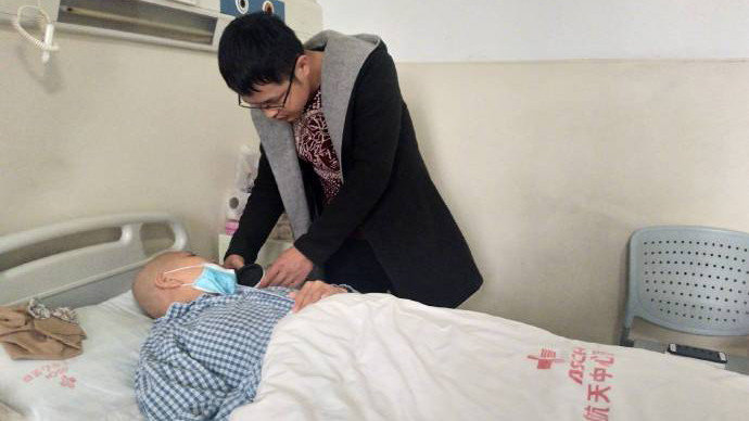 Vợ cần ghép tuỷ, chồng hy sinh danh dự quỳ gối xin nhà vợ nhưng vẫn bị từ chối vì lý do đau lòng Ảnh 2